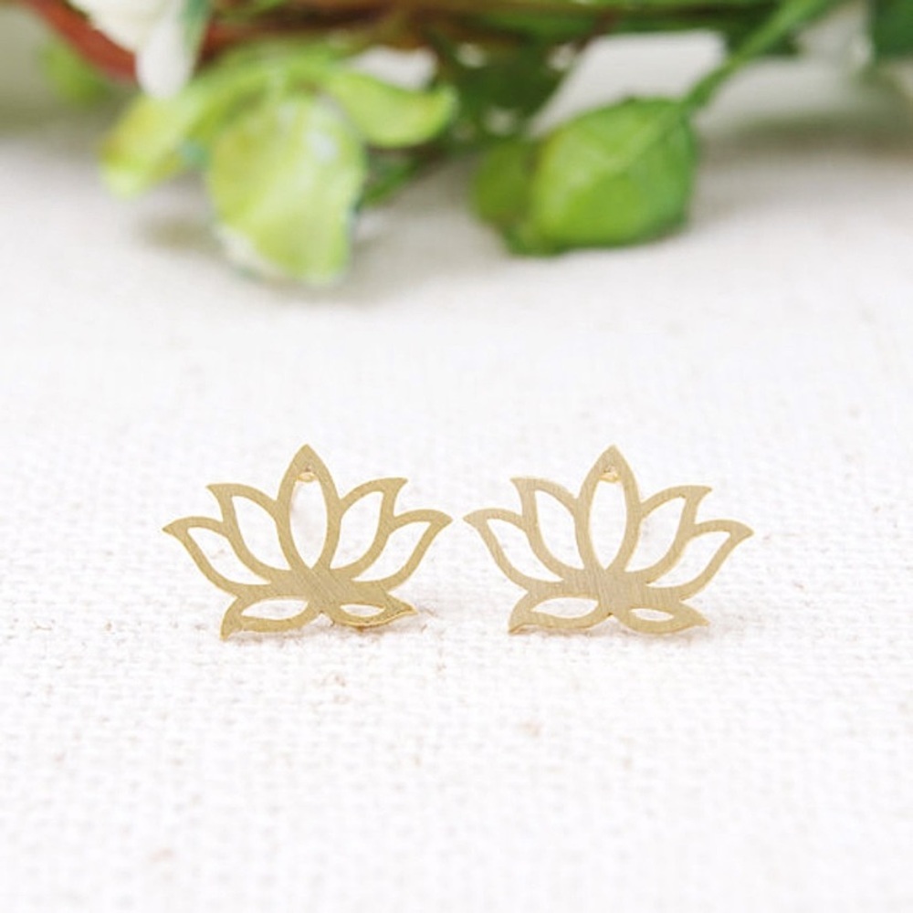 NWT LOTUS Gold-tone petite bohemian earrings stud-backs new with tags boho